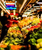Mercado aprendiendo cómo comprar en la dieta cetogénica